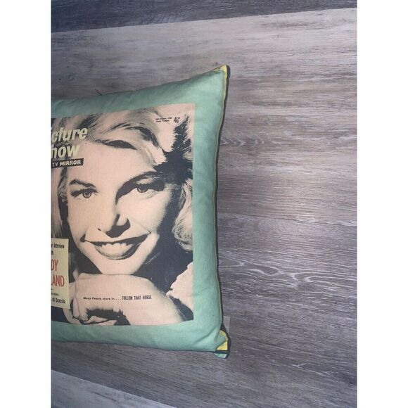 Judy Garland Picture Show Nostalgic Throw Vintage Look Pillow-18" x 16" TV - Picture 3 of 5